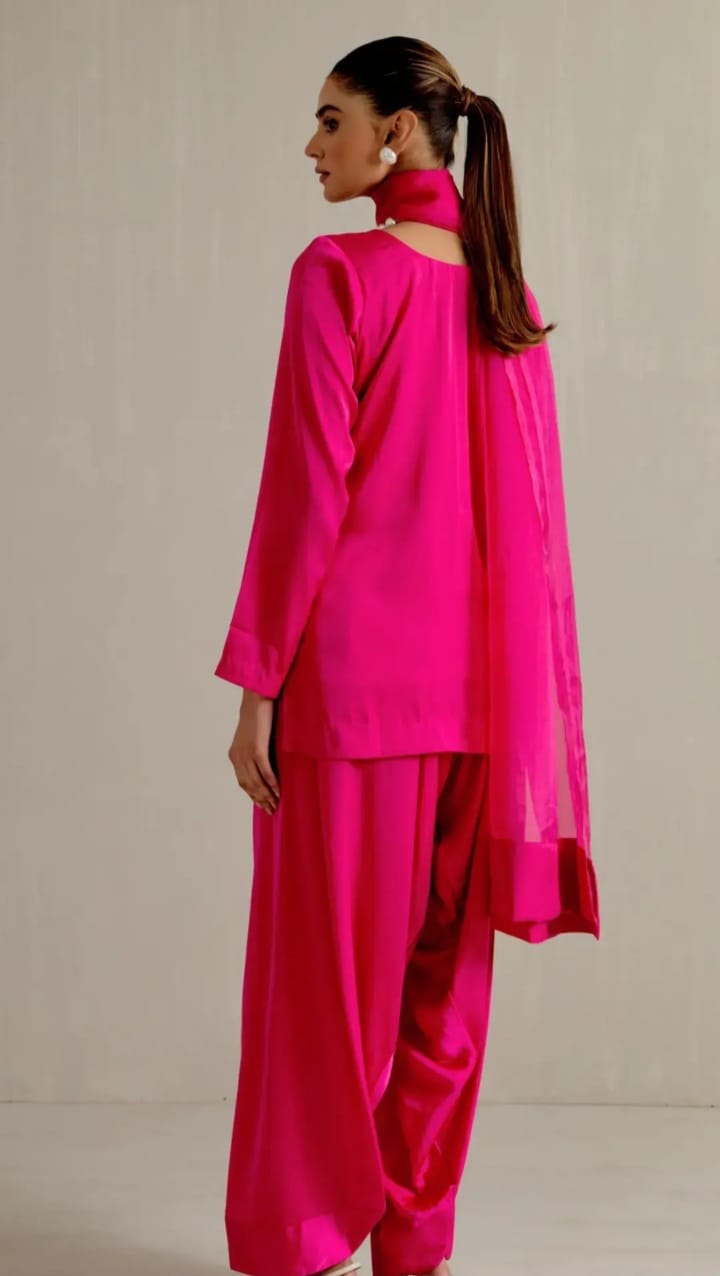 'GULAAB' Middle Eastern Kurta set with Dupatta