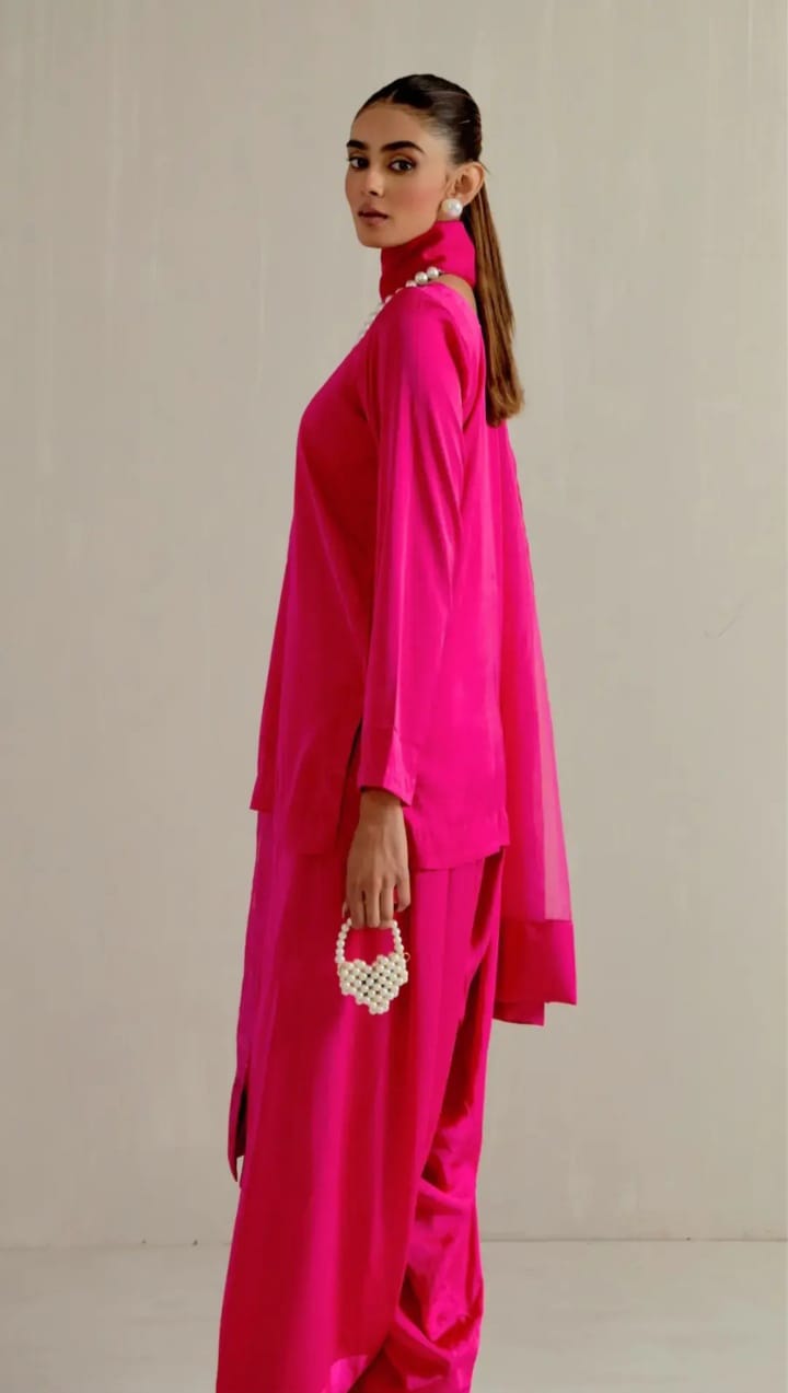 'GULAAB' Middle Eastern Kurta set with Dupatta